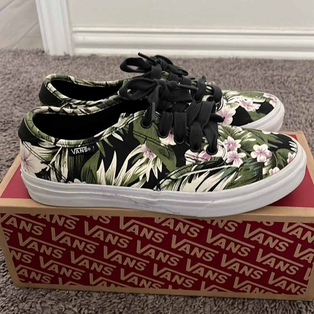 Vans Ultracush Tropical Print Sneaker